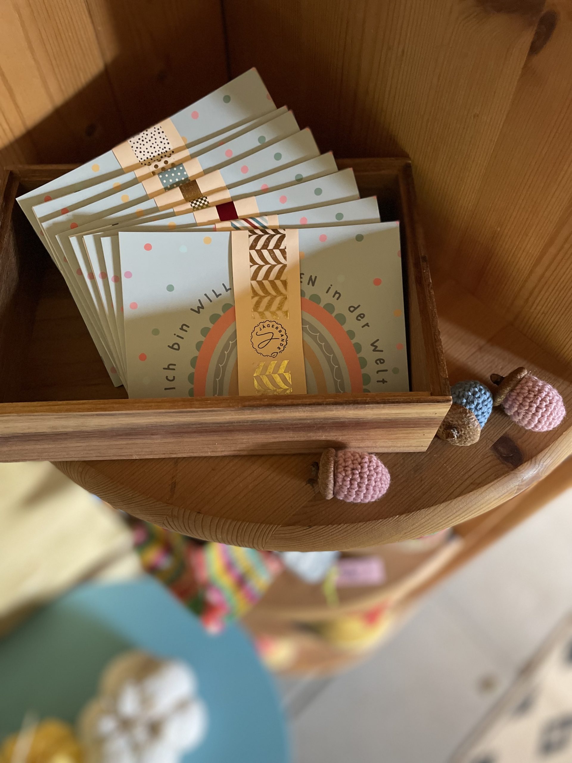 Jägerbande-Willkommensmappen im Holzkorb